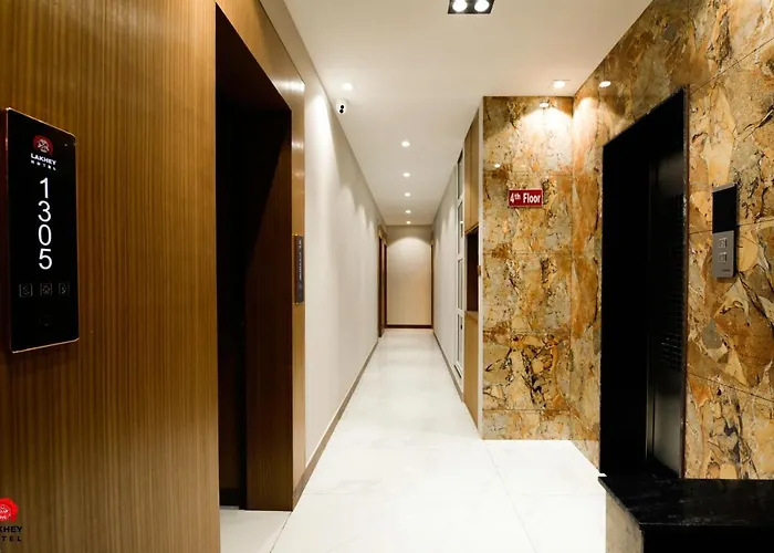 Lakhey Hotel