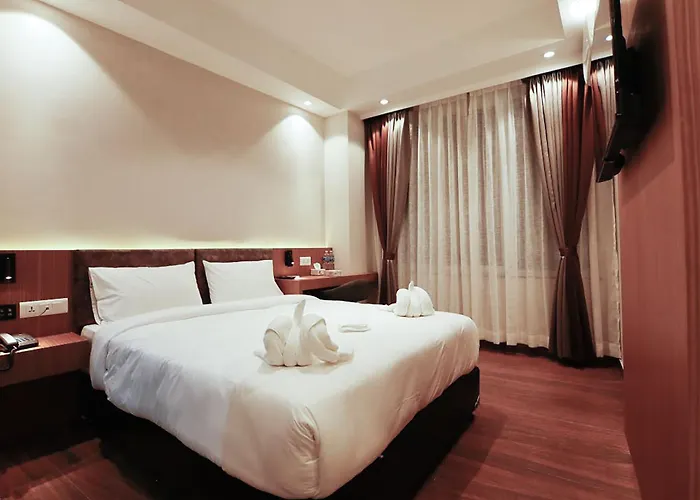 Lakhey Hotel 4*
