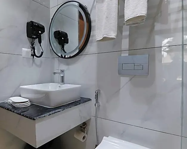 Lakhey Hotel 4*