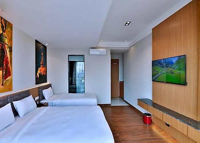 Lakhey Hotel 4*