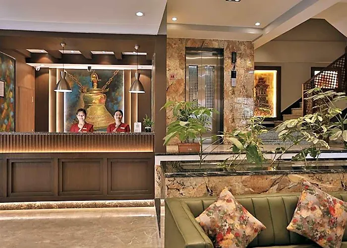 Hotel Lakhey 4*