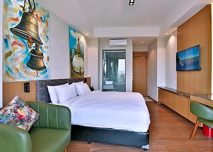Hotel Lakhey