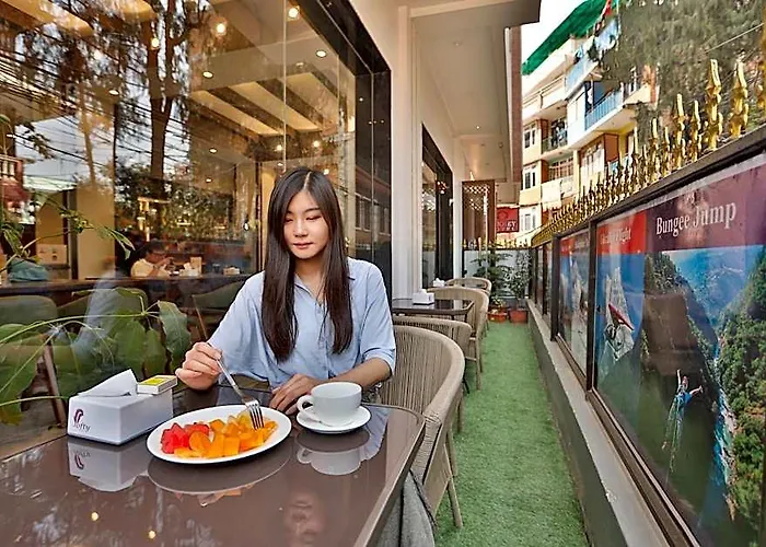 Lakhey Hotel